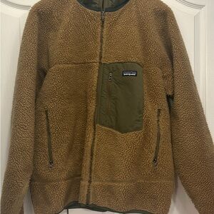 Patagonia Men's Tan and Green Fleece Jacket